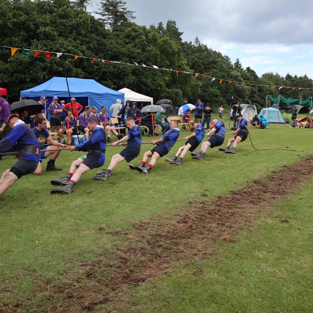 Great to see new team Strathearn competing at the Scottish Championships last weekend.

They won 🥉 in the mens 560kg. Great achievement against tough competition 

#PullingForTheTeam #ScottishTugOfWar