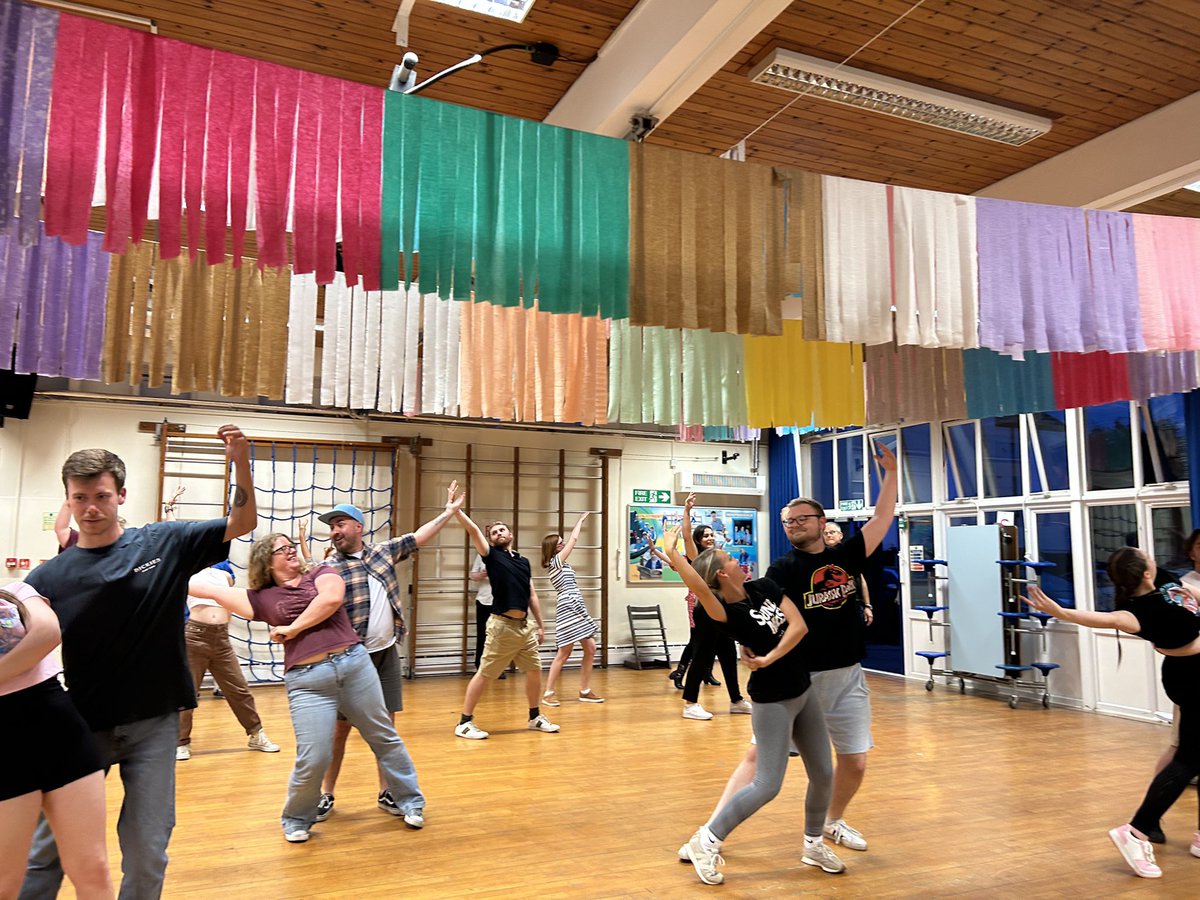 What’s that? Only Four More months until Nativity Opens?? Quick! Fetch the Christmas Crackers!! 

southendtheatres.org.uk/Online/tickets…

#southend #sodsinsta #musicaltheatre #amdram #nativitythemusical #nativity  #buyyourtickets #mrpoppy #mrmaddens