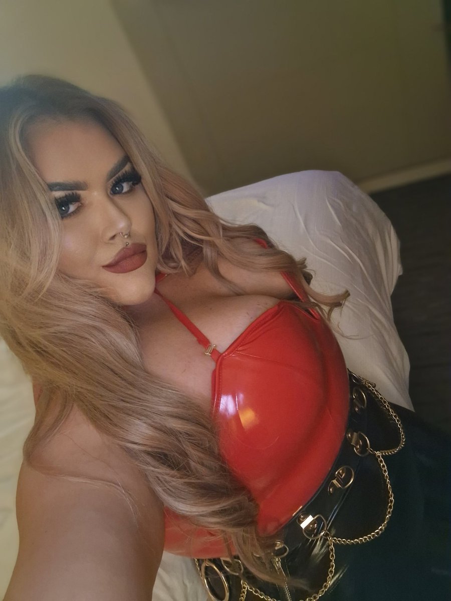 Misslauracoats's tweet photo. Sessions available 
💫Single &amp; double domme💫

🖤Real time
🖤Cam to cam
🖤Phone chats
🖤Forced bi
🖤Condom eating
🖤Tasks
🖤Dick rates
🖤Customs
&amp; more

Pm or email 📧  to book

Lickablelaura11@hotmail.com https://t.co/aQ6DAezMb4