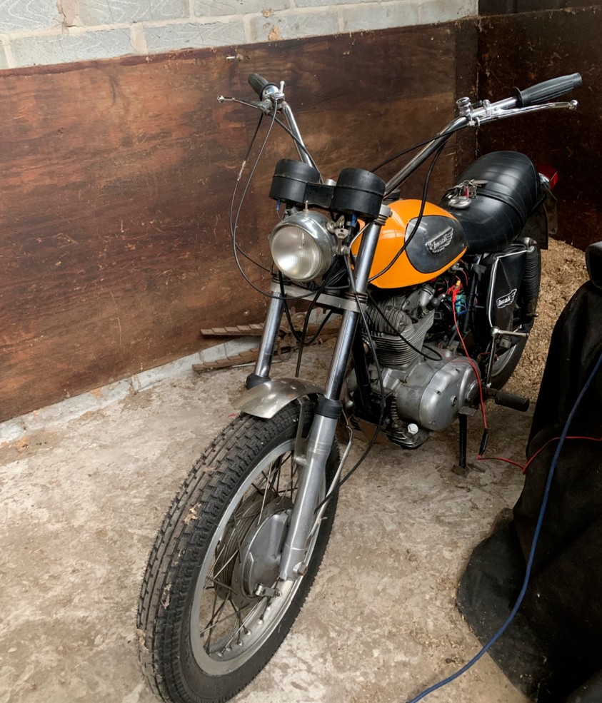 BarnFindsUK's tweet photo. Ad - 1972 Ducati 250 Scrambler
On eBay here -->> https://t.co/dDgZDc3Skc
#Ducati250Scrambler #ClassicBike #VintageRide #MotorcycleForSale #RetroRider #ScramblerLife #RideInStyle #2WheelsofHistory https://t.co/LOAVmwvw7F
