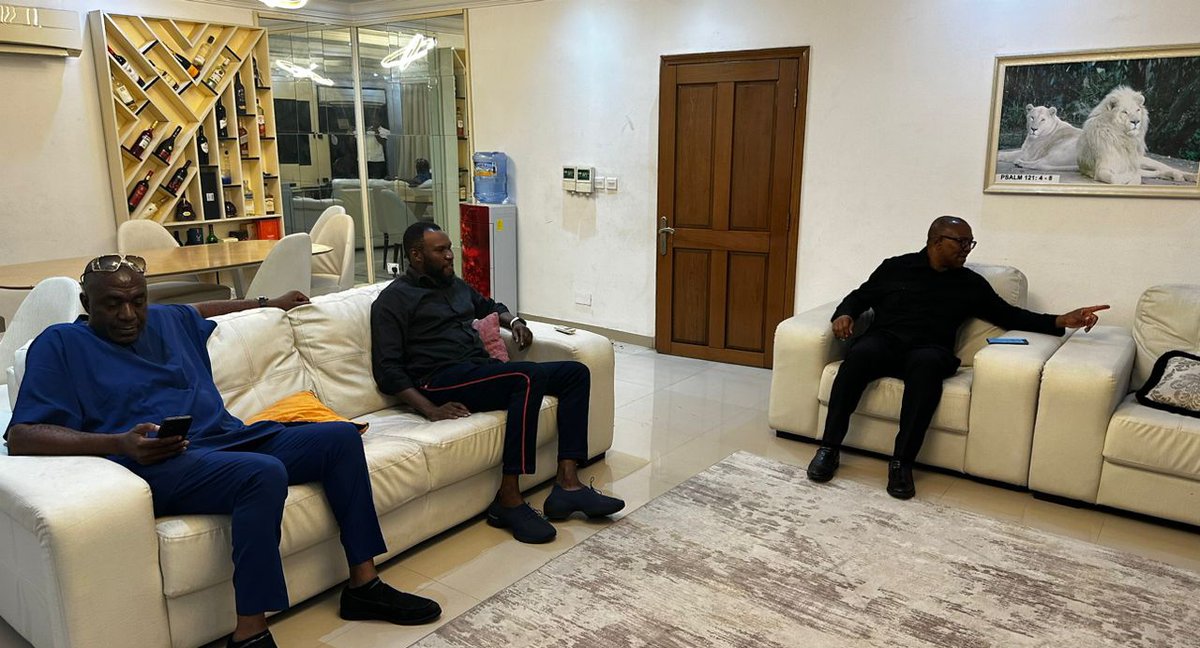 balamiisaac's tweet image. HE @PeterObi made a surprise visit to my house on his birthday, last night. What a lowly and meek man we have in this great leader. His simplicity will not cease to amaze me. What a man! 

Again, happy birthday to the only man without scandals.

My family and I feel so honored.