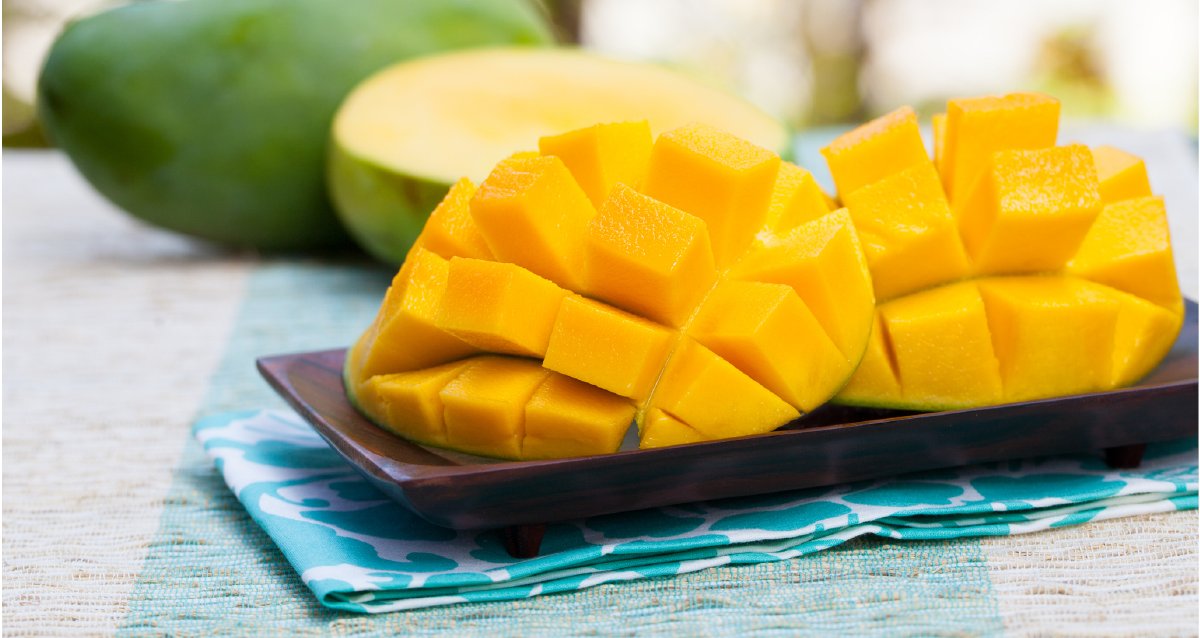 WebMD's tweet photo. Fruit’s good for you, but it also has natural sugar. One mango has a whopping 46 grams of sugar -- not your best choice if you’re trying to watch your weight or how much sugar you eat. https://t.co/Ugs8JS7alH https://t.co/MC8mjr20hX
