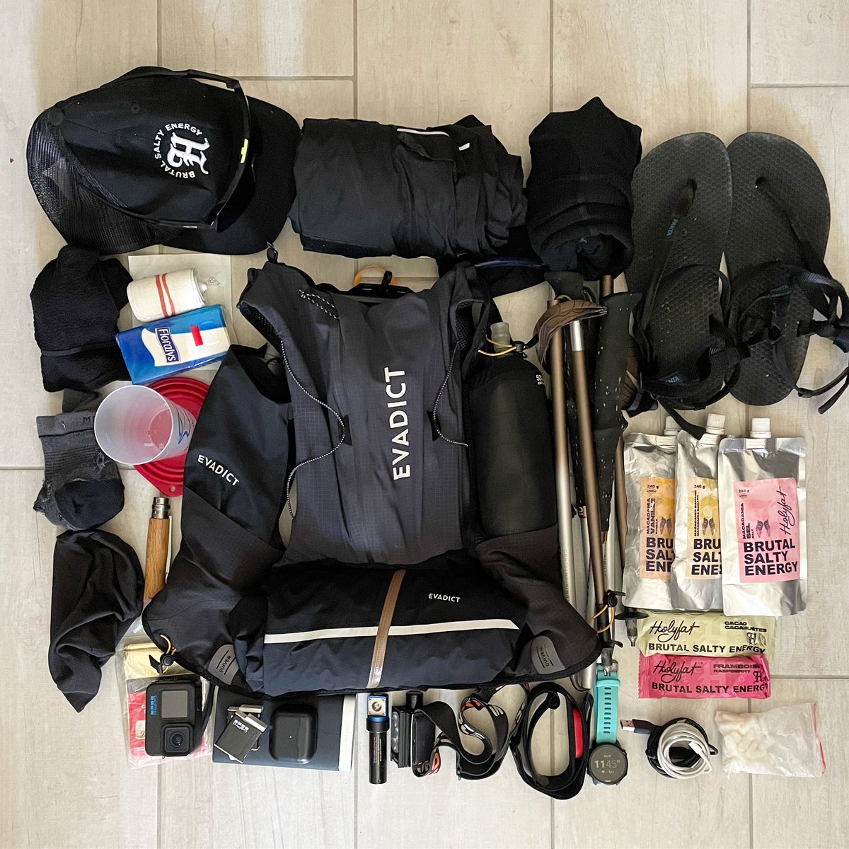 lowcarbfrenchie's tweet photo. #UT4M J-1
Mes devises seront : doucement mais sûrement, un pas après l'autre !
Merci à mes partenaires :
💡 Frontales Stoots
👣 Panta Sandals
🥜 Holyfat
🎒 @EvadictOfficial https://t.co/AK1wHz8bG2