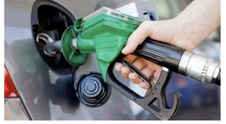 Motorine bir zam daha!
Bu gece yarısından itibaren motorine 1.55 TL zam gelmesi bekleniyor..