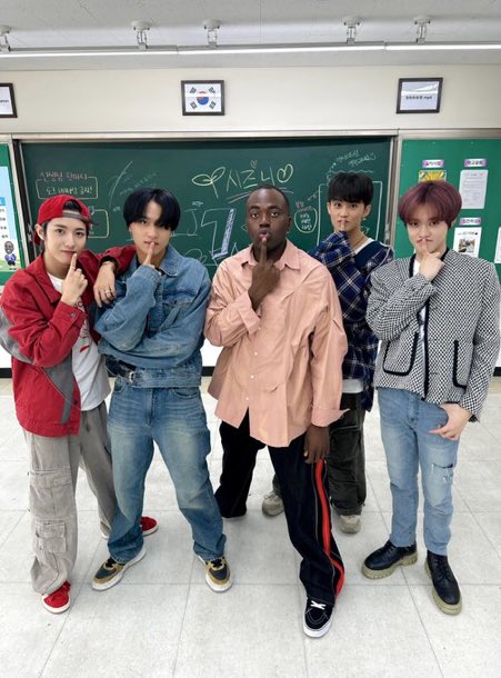 snowxmochi's tweet image. ไม่ว่าคุนจาเปนใคร แต่ถ้าคุนทำงานกะน้องดรีม คุนต้อง