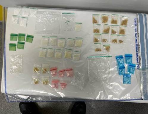 MPSViolentCrime's tweet photo. #Syndicate7 officers were patrolling @MPSWestminster and stopped a Toyota Prius. The driver decamped but was caught by officers. Inside the vehicle officers located class A and class B drugs. The driver was arrested for drugs supply and taken to a West London police station https://t.co/kuvyiM16xx