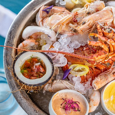 Indulge in the exquisite flavors of fresh seafood at BLU Bar &amp; Grill. 🦞🍤🐟 
#FourSeasons #SeafoodDelights #BLUBar