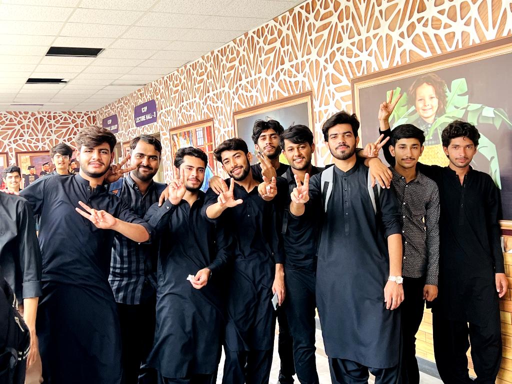iAsadRahimoon's tweet photo. #BlackDressDay 🖤 #IMCIANS 🧑🤝🧑
#IMCTMK #IMCHTMK #TUMSTMK
#AsadHajiyani #Friends 20/7/2023 https://t.co/vfCR2y55L5