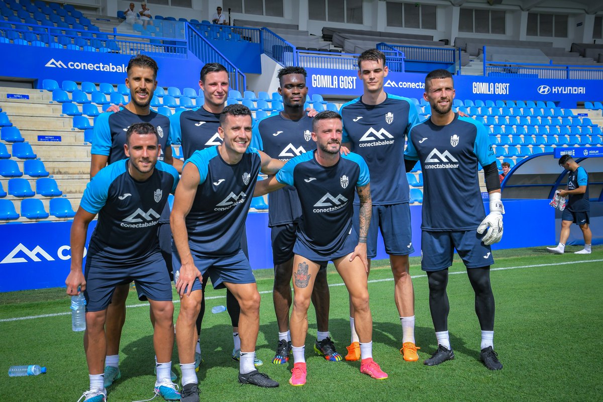 atleticbalears's tweet photo. 🏋️ ➡️ 𝘽𝙖𝙘𝙠 𝙩𝙤 𝙬𝙤𝙧𝙠 🔥🔥

🌱⚽ Primer entrenamiento de la temporada 2023/24

🔗 https://t.co/yaYYqNtpx0

#SOM12 https://t.co/9e30pw0QFh