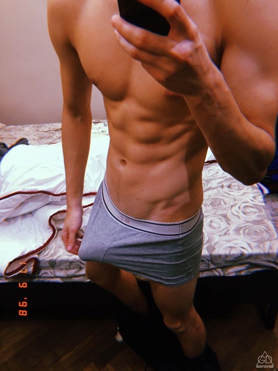 PhyoThu56160846's tweet photo. ဖိချင်တယ် 🥰 https://t.co/yLWPjkdizn