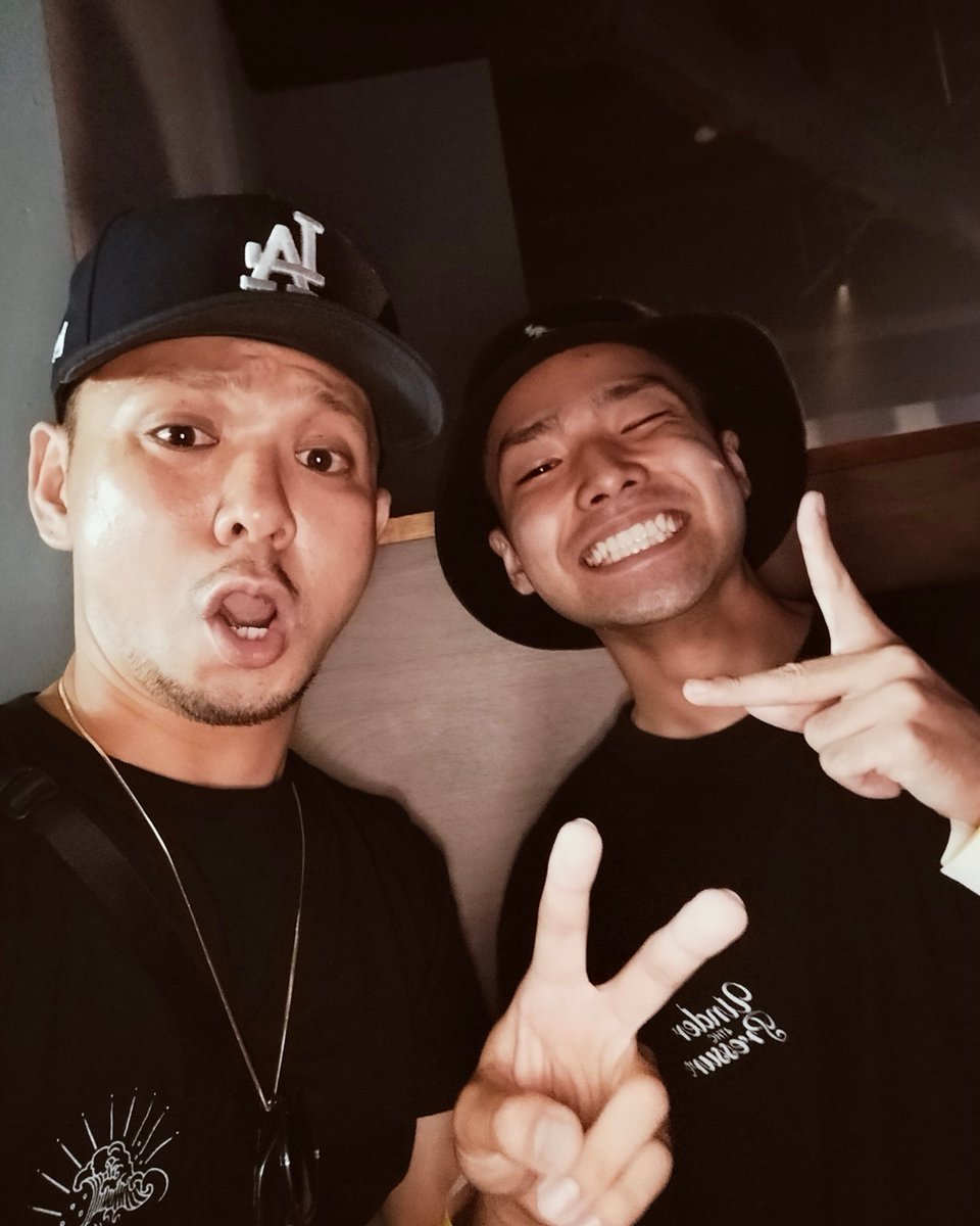 ZqJal's tweet photo. 『#suglawdfamiliar 　#ohzkey』
最高の1枚🔥
『＃チルタイムオキナワ』
#ラジオ沖縄　是非🔥

#ヒップホップアーティスト
#沖縄ヒップホップ　#ラップ
#音楽ラジオ　#ラップ好き
#ヒップホップ沖縄　#沖縄ラップ　#沖縄hiphop　#日本語ラップ https://t.co/ujAXrX0D3b