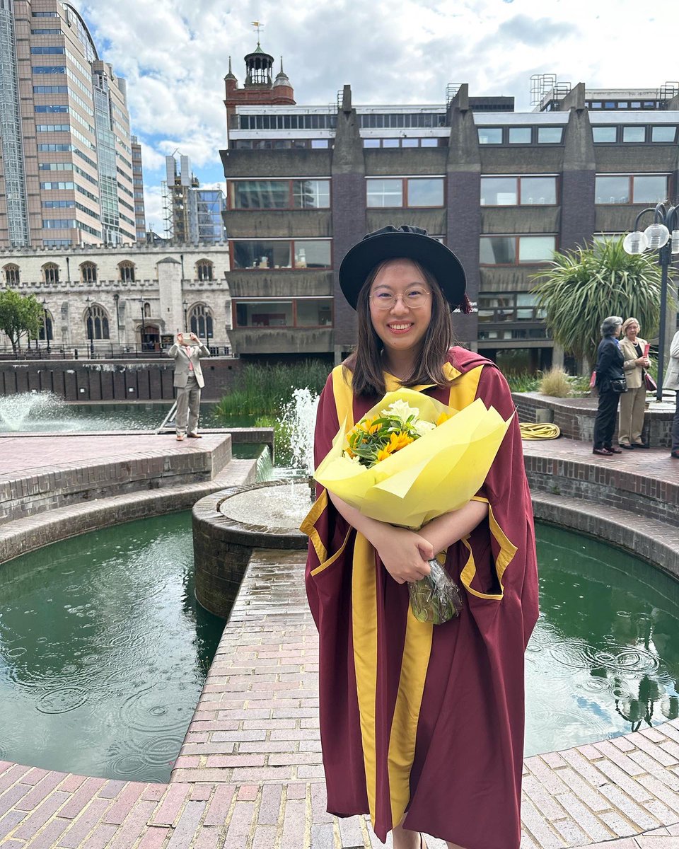 BayesBSchool's tweet photo. Flying hats, pretty flowers, and endless smiles - it's a wrap for the Bayes Business School Summer Graduation. ๐
Congratulations to our amazing graduates for overcoming challenges, embracing growth, and making memories for life. Hereโs to being a #BayesGrad โค๏ธ https://t.co/dchbg2Y2R0