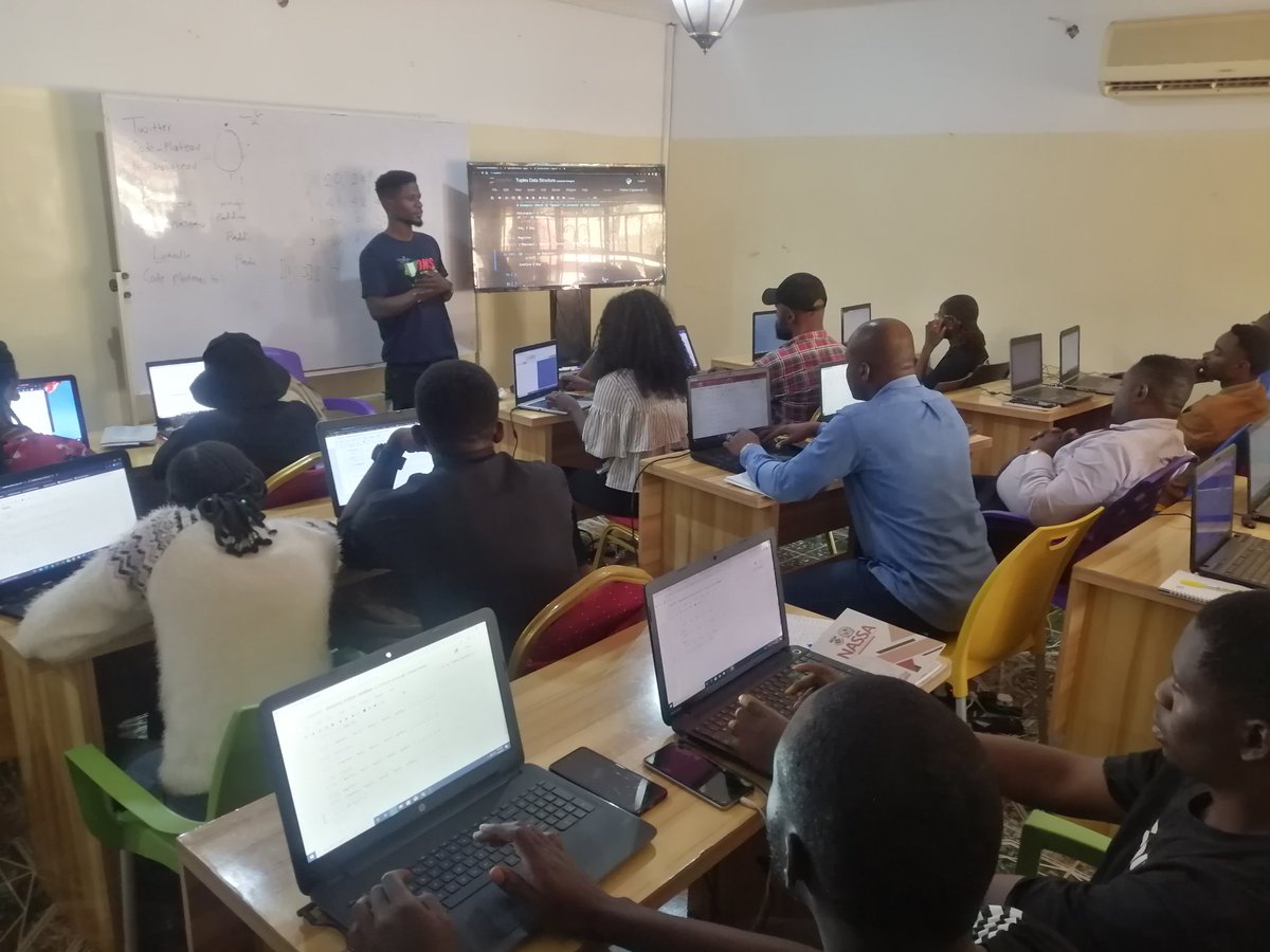 GP_Phoenix231's tweet photo. Day5 Data Science class in session
Tuples
List
Concatinating... 
@code_plateau
@Princeponfa
@favourabah7
@emmychesh17
#CodePlateau6.0 https://t.co/TXViM1R3Mi