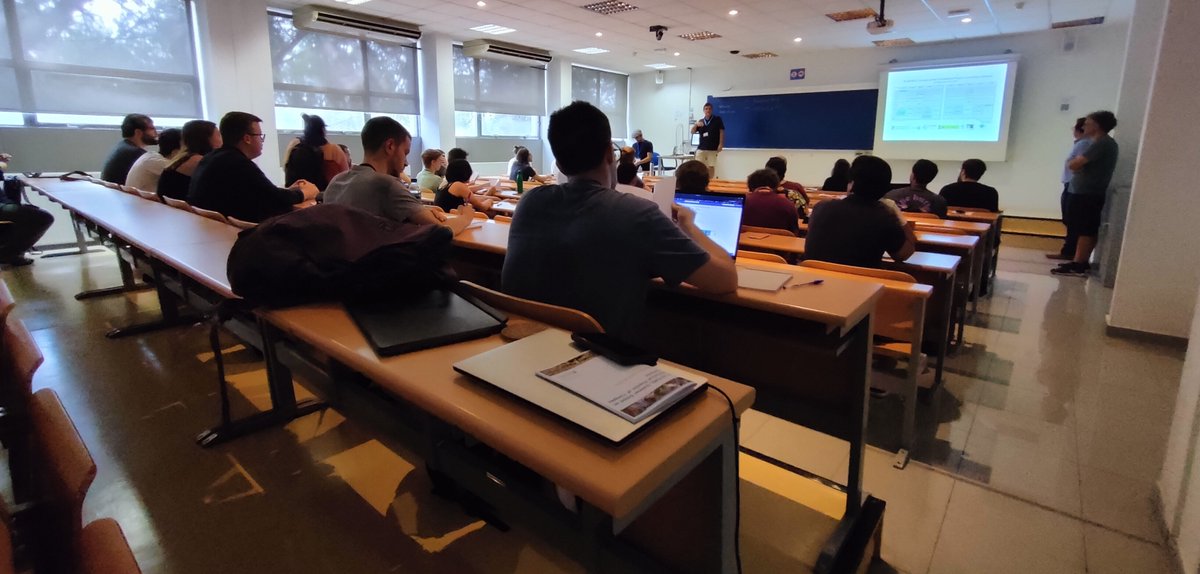 Universitat de Barcelona (@unibarcelona) on Twitter photo #RecercaUB | â¸ď¸ LâEscola dâEstiu de FĂsica EstadĂstica de Sistemes Complexos, que tĂŠ lloc a <a href="/FisicaUB/">Facultat de FĂsica UB</a> aquesta setmana, reuneix experts internacionals per tractar temes com la relaciĂł entre fĂsica i cĂ ncer.
đ ub.edu/portal/web/fis⌠#RecercaUB | â¸ď¸ LâEscola dâEstiu de FĂsica EstadĂstica de Sistemes Complexos, que tĂŠ lloc a <a href="/FisicaUB/">Facultat de FĂsica UB</a> aquesta setmana, reuneix experts internacionals per tractar temes com la relaciĂł entre fĂsica i cĂ ncer.
đ ub.edu/portal/web/fisâŚ