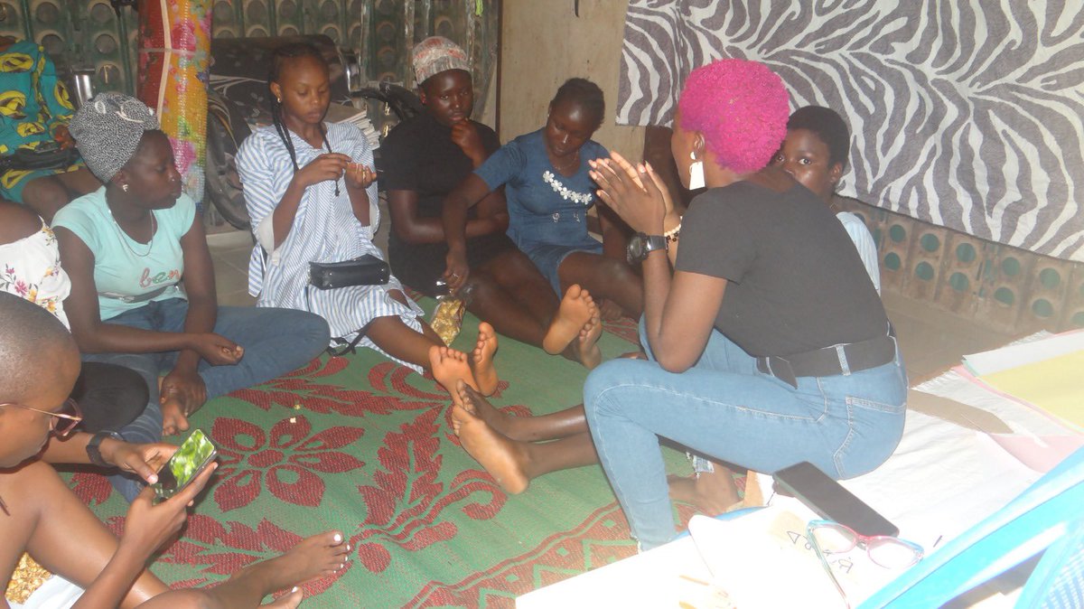 PurpleMentors's tweet photo. Throwback to the incredible moments of last year's workshop! Empowering young minds, embracing self-discovery, and igniting potential. Can't wait for this year's workshop to create more unforgettable memories! #PowerUpWorkshop #ThrowbackThursday #Empowerment https://t.co/pb66lgXlBe