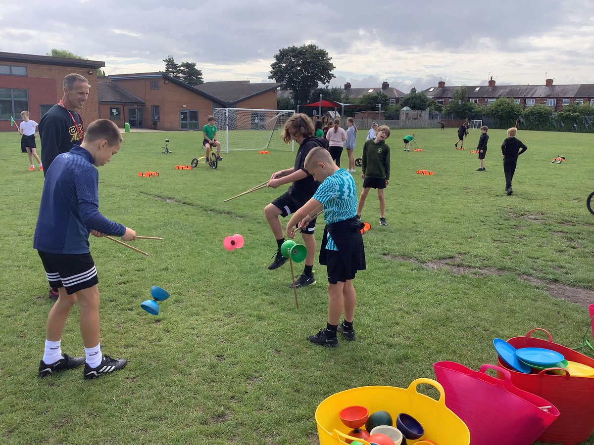 Acreheads7ST's tweet photo. Year 6 are trying to learn (and perfect!) their Circus Skills, don’t forget gates open at 2.45pm #acreheads #year6 #belief #resilience #teamwork #determination https://t.co/Muh5dIhhGC