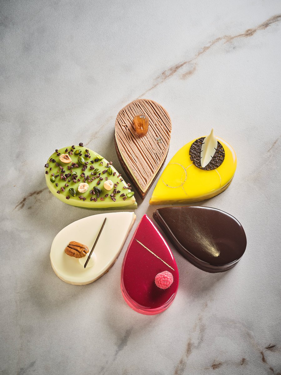 larosenoire_glo's tweet photo. ๐น๐ฐ Sweet Petal Shaped Cakes - A Delicate Delight! ๐น๐ฐ
Get them now!
Send us an email or DM us for more info.
#Petals #petal #flower #flowers #cake #cakes #Dessert #PetalsTartShells #sweet #couverture #chocolate #fullyCoated #fyp #fypใท #PetalCakes #PetalsCake https://t.co/0EKfDsbHjl