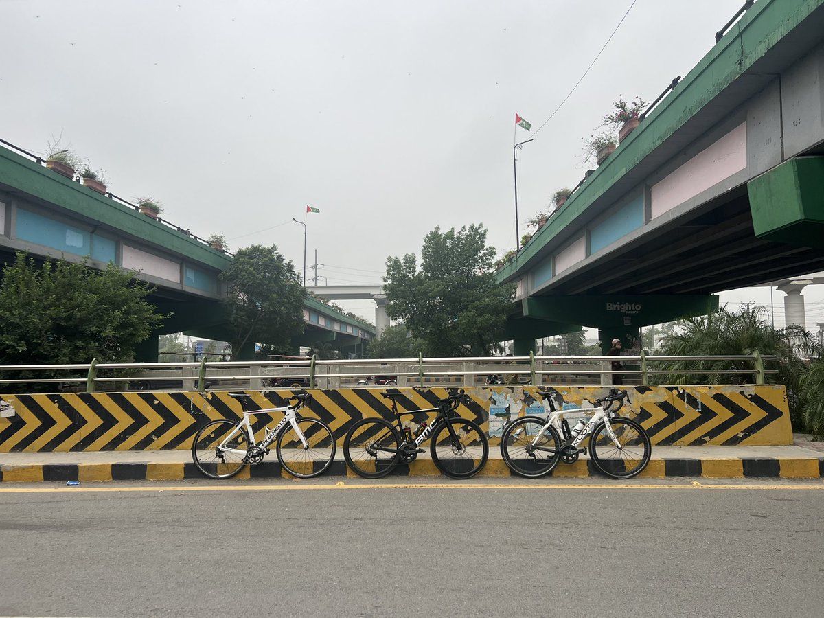 gulbergcycling's tweet photo. Super ride we had this Wednesday morning! Good speed followed by lovely group discussion! #mangoexpress #coffeeloop #teamgcc https://t.co/MUMn2pkSwX