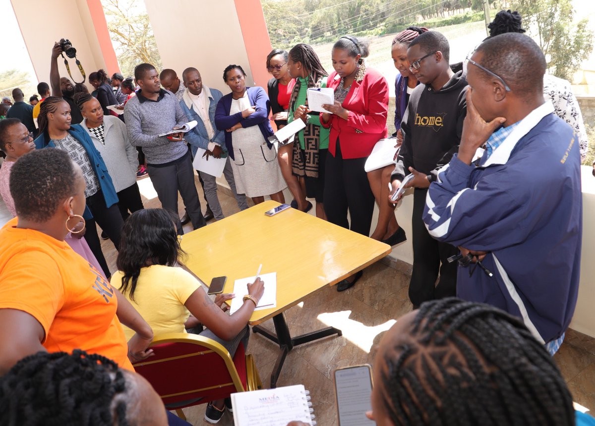 lispermachoka's tweet photo. 'For this world to be a good place, let each one of us sweep their own front' ~Mr Opondo 
#KePCOTraining https://t.co/uhYXcY2Af2