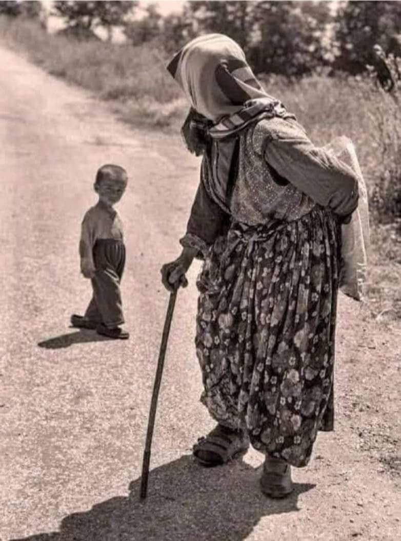 NajeeullahF's tweet photo. One is looking at the past and the other to his future. 
I guess this is what we call life. https://t.co/V2PvD6X39o
