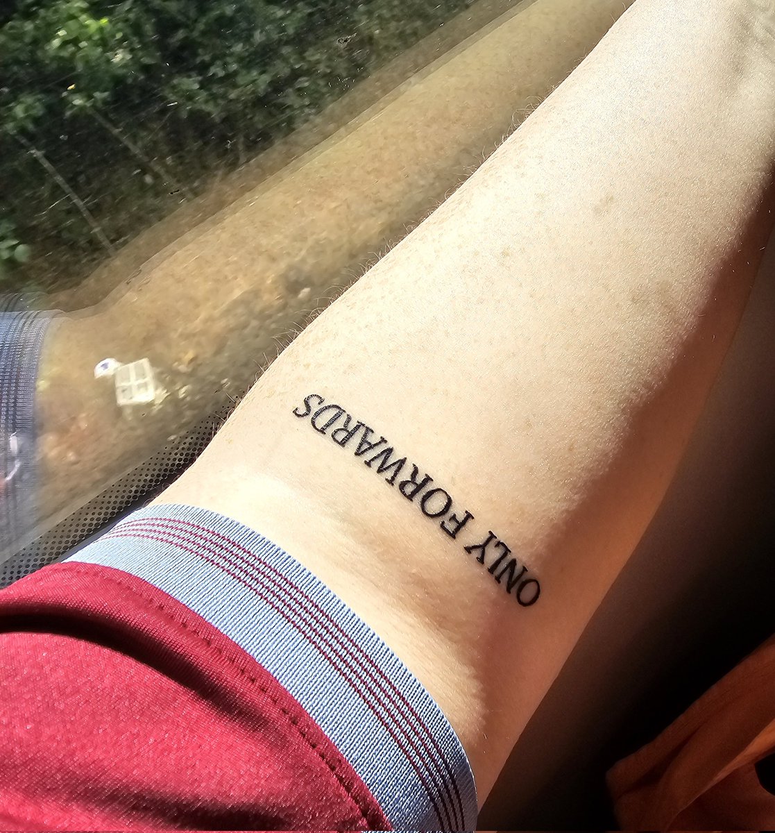 kathrynxjane's tweet photo. Fun fact:
"Slugs can only move forwards, never backwards"
One day, a stupid "football" podcast came into my life, basically saved it and let me meet some amazing people. Now i have this tattooed on me forever.
Only forwards x
@jamesallcott @Flav_Bateman @JAFFNCommunity https://t.co/QLf46RzQWb