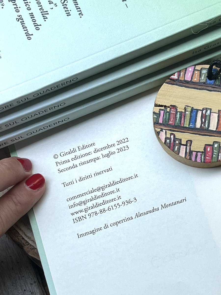 IsaGrassano's tweet photo. Pare che in #estate si legga di più
mi piace pensare che davvero sia così
Certo è che in estate “Come un fiore sul quaderno” (@giraldieditore) è andato in RISTAMPA 📚🎉
Ed io come direbbe Speranza “mi sento invasa da una felicità sorda”.
GRAZIE❤️
#libri #ristampa #daleggere https://t.co/mqeEo9xVlx