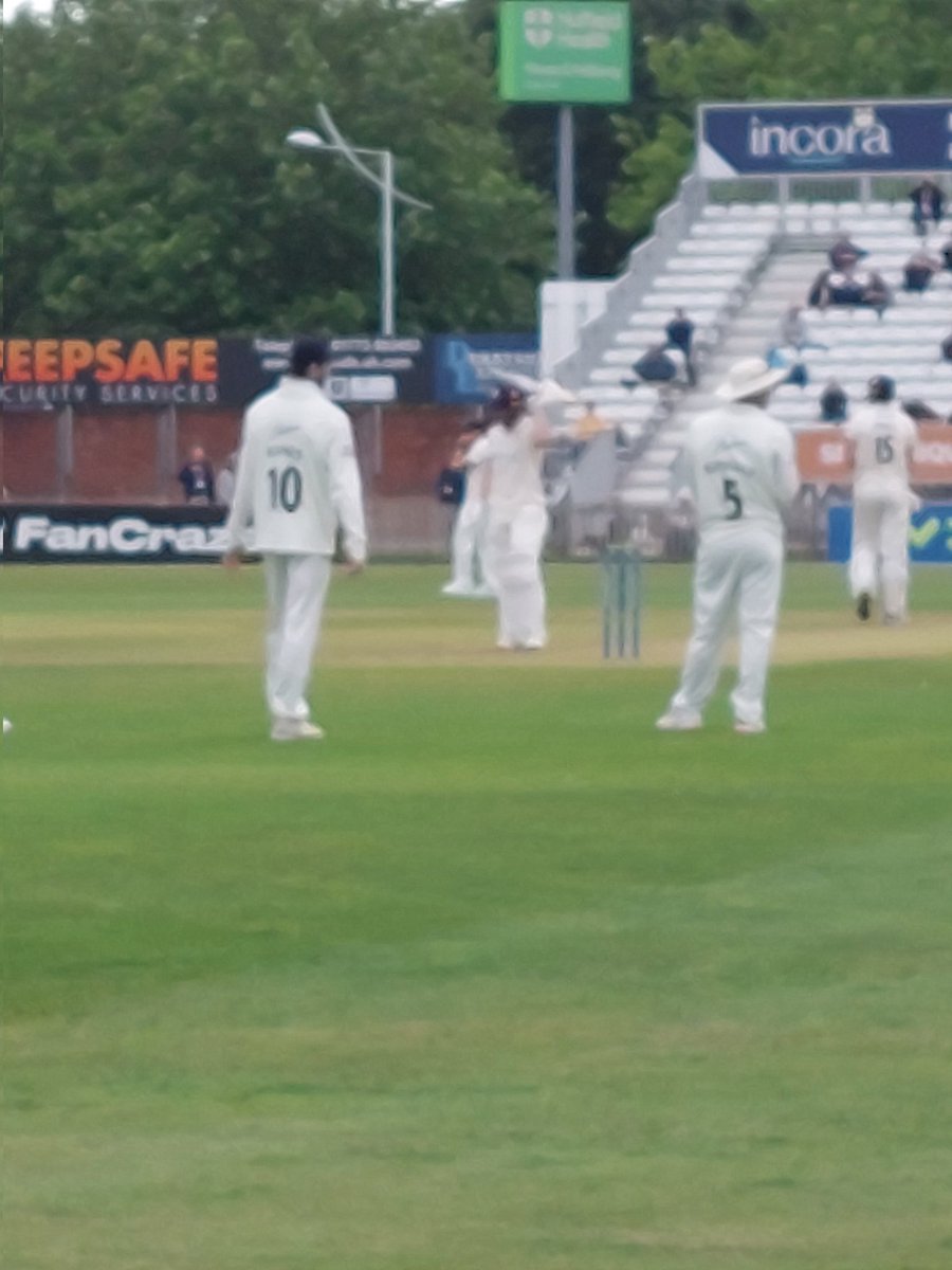 B_O_T1722's tweet photo. Things you love to see. Well batted Brooke #150up https://t.co/5I3yejZlQb