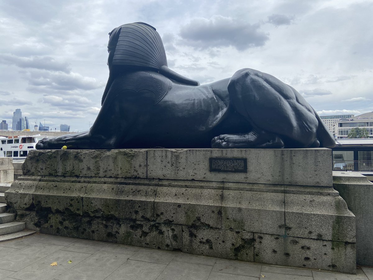 JonathanWoodhe2's tweet image. Amazing how evidence of the #FWW is still around - the infamous Sphinx &amp;amp; Obelisk on Embankment show bomb damage from a German Air Raid in 1917. #Embankment @_GeorgeMcMullen @GreatWarLondon @WW1_Education @HistoryandMoore @IFrase_ @ProfPeterDoyle