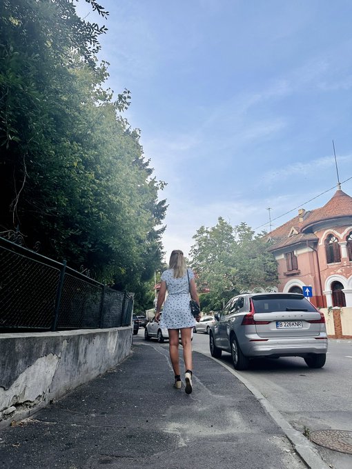 Sunny days #summer #sunnyday #longlegs #tallwomen https://t.co/NSjYbojNCo<a href="/tag/summer"class="tags">#summer</a><a href="/tag/sunnyday"class="tags">#sunnyday</a><a href="/tag/longlegs"class="tags">#longlegs</a><a href="/tag/tallwomen"class="tags">#tallwomen</a>