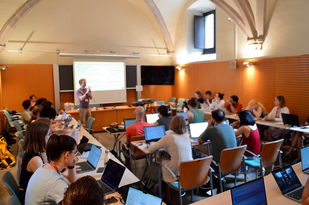 CRMatematica's tweet photo. Last activity at CRM before the 🌞summer break #BAMB2023🧠, hosted by @iec. This school aims at teaching advanced techniques in model-based analysis of behavior (humans and other animals) to cognitive and computational neuroscientists at PhD and early career levels. https://t.co/LDQSxV4T4D