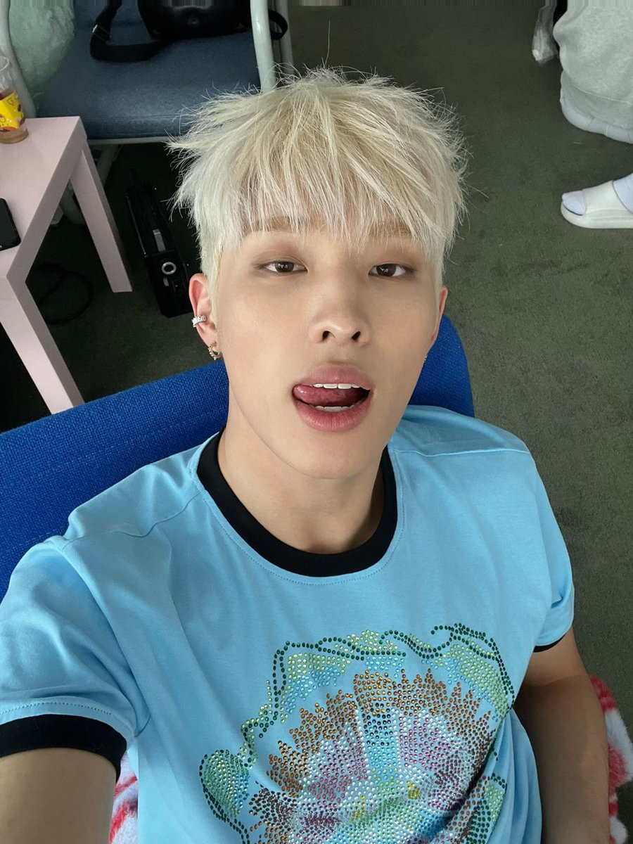 p1wonharmoni's tweet photo. “HEY BARBIE”                               “HI KEN” https://t.co/5CLX33tSm4