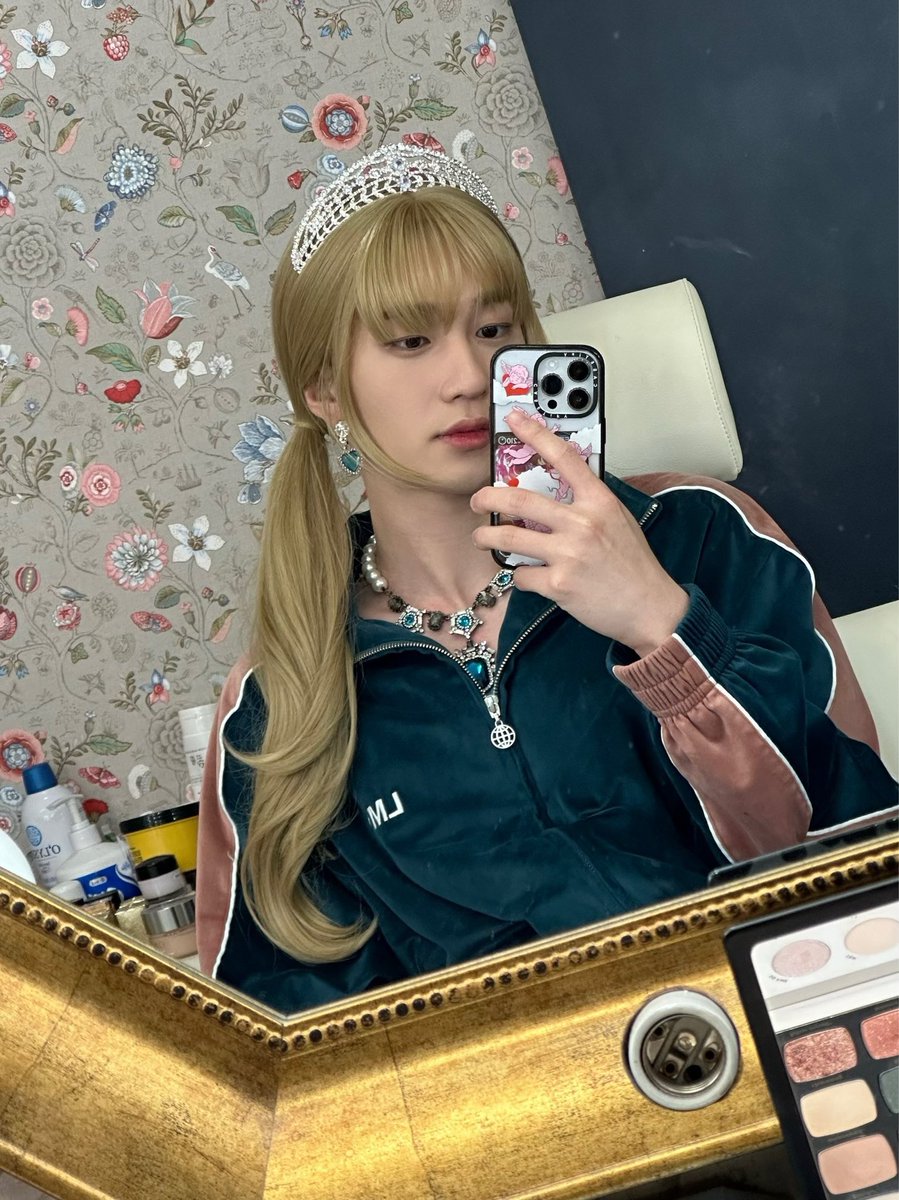 p1wonharmoni's tweet photo. “HEY BARBIE”                               “HI KEN” https://t.co/5CLX33tSm4