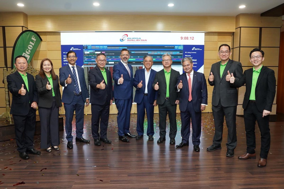 BursaMalaysia's tweet photo. A hearty congratulations to @mstgolf Golf Group Berhad (MSTGOLF: 5316) on their successful listing today on the #MAINMarket of #BursaMalaysia! Learn more about the #MSTGolf at https://t.co/lpcCxe2Gad https://t.co/awRZcsiXj7