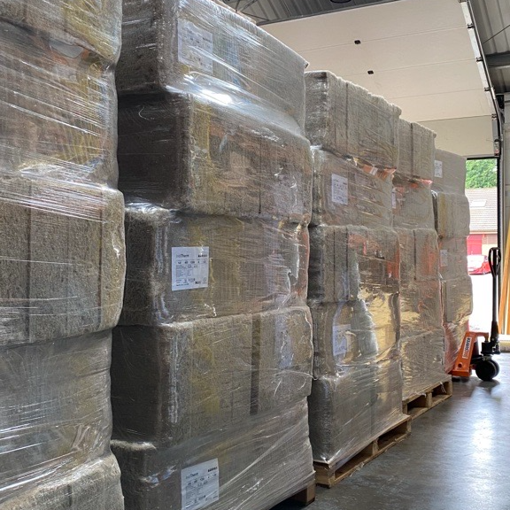 LoftBoardingSco's tweet photo. Big delivery: 88m2 of custom-cut hemp insulation by IndiNature to suit the width of our customer's loft. Let's make more Scottish homes energy-efficient! 💪

 #PremiumLoftFlooring #FlooringLoftsTheRightWay https://t.co/EtzkS82ldv