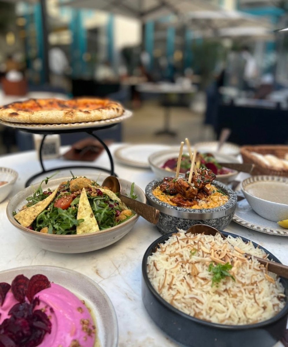 Riyadhrc3's tweet photo. مطعم كرزه الوادي مطعم عربي الدائري الشمالي بين مخرج ٦ و ٧ يوجد ستائر بعدد محدود ويفضل الحجز https://t.co/sLpUyennHs