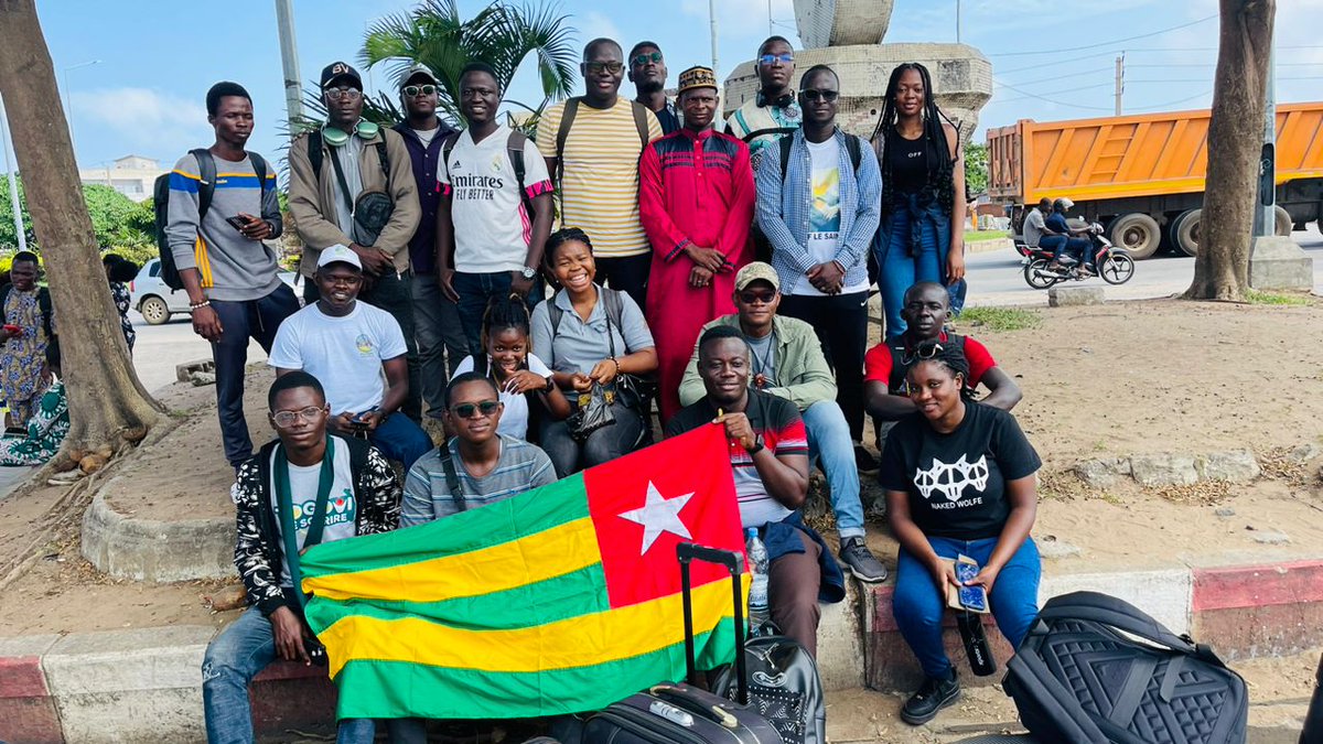 MiawoneneS's tweet photo. La mobilité de la jeunesse africaine dans l'innovation verte est de nos jours une question qui nous interpelle tous et qui représente aussi une opportunité pour certaines communautés vulnérables. Nous sommes au #Benin à #Bonou à la #RYCC pour en discuter.
#TgTwittos 
#TT229 https://t.co/Zv2ML61jYP