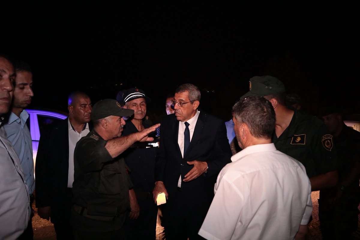 Wilaya_de_Blida's tweet photo. Un incendie dans la région de la vallée de Qarawan dans la municipalité de Souhan, le 17 juillet 2023,  l'Armée Nationale Populaire,  les agents forestiers, et de la protection civile sont présents le déclenchement de l'incendie  avec tous les moyens et équipements nécessaires. https://t.co/EcLPQDGRxu
