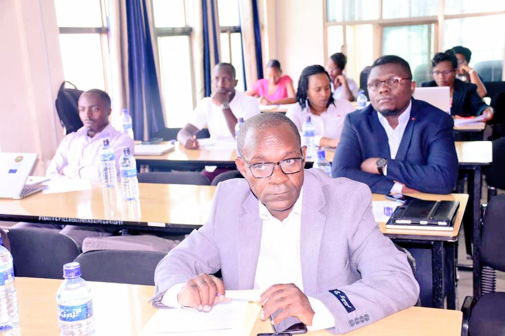 BMineagrie's tweet photo. Selon Prosper DODIKO, 4 grands résultats sont attendus du #GSADR. Il s'agit de l'alignement aux priorités du pays, l'harmonisation des approches pour plus d'impact, la synergie dans l'action (responsabilité commune) et la gestion axée sur les résultats. https://t.co/kyU4MXLbuv