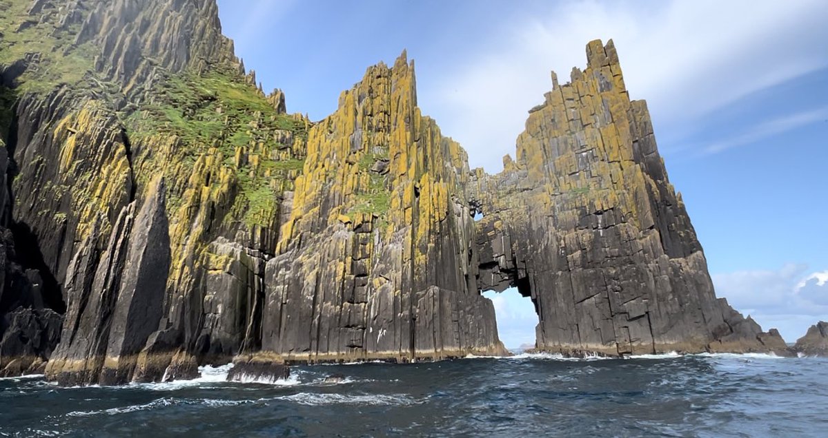 1manscan's tweet photo. The north end of Inishnabro Islands, in the #blaskets. #blasketislands #kerry #ireland #ireland🍀 https://t.co/YKpezKhA1z