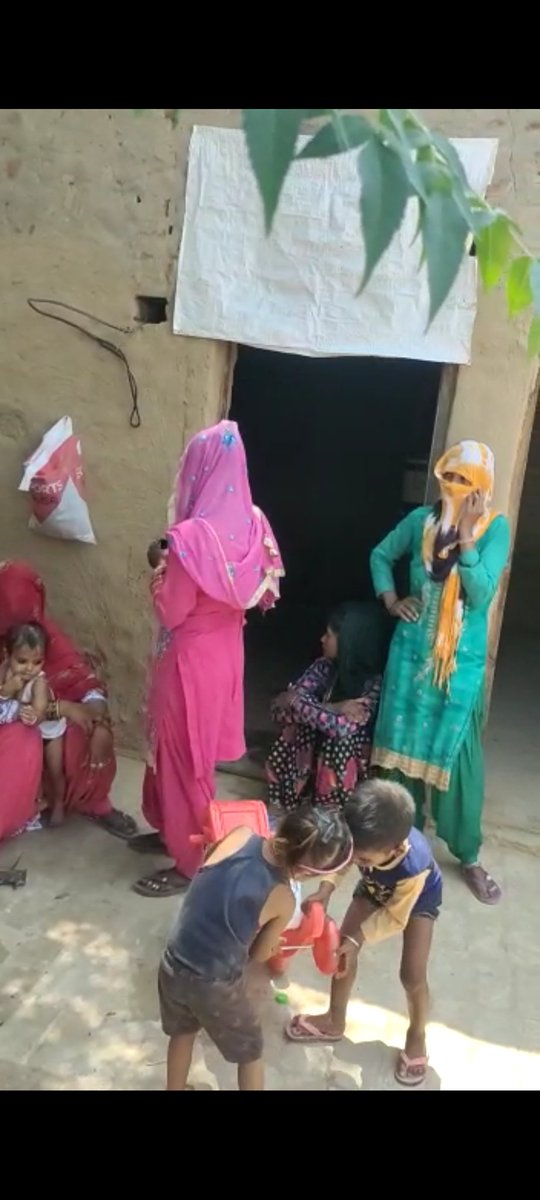 ddvavsj2013's tweet photo. Today VSJ rescued 10 bonded labourers from District Sri Muktsar Sahib, Punjab #rightslab #slavery #HumanRights #bonded https://t.co/iueedJY8t3
