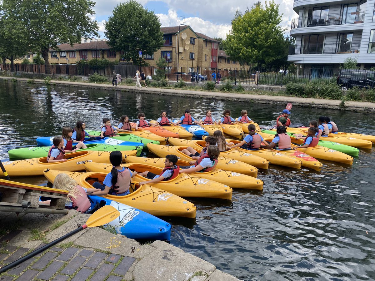 Year 6 out on the water at #laburnumboatclub @Grazebrook_Pri