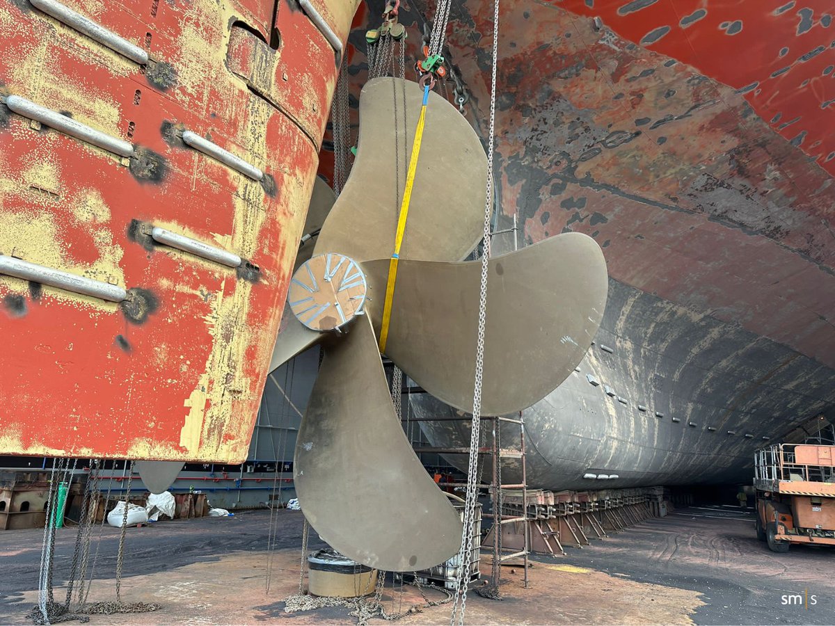 StoneMarineShip's tweet photo. The before &amp; after images speak for themselves 👏

Stone Marine Shipcare carry out scheduled &amp; emergency propeller repairs to vessels across the UK &amp; overseas, get in touch for more information on how we can help ⬇
https://t.co/4jrrrg8agJ

#maritime #marineindustry #shiprepair https://t.co/l501M6MaIo
