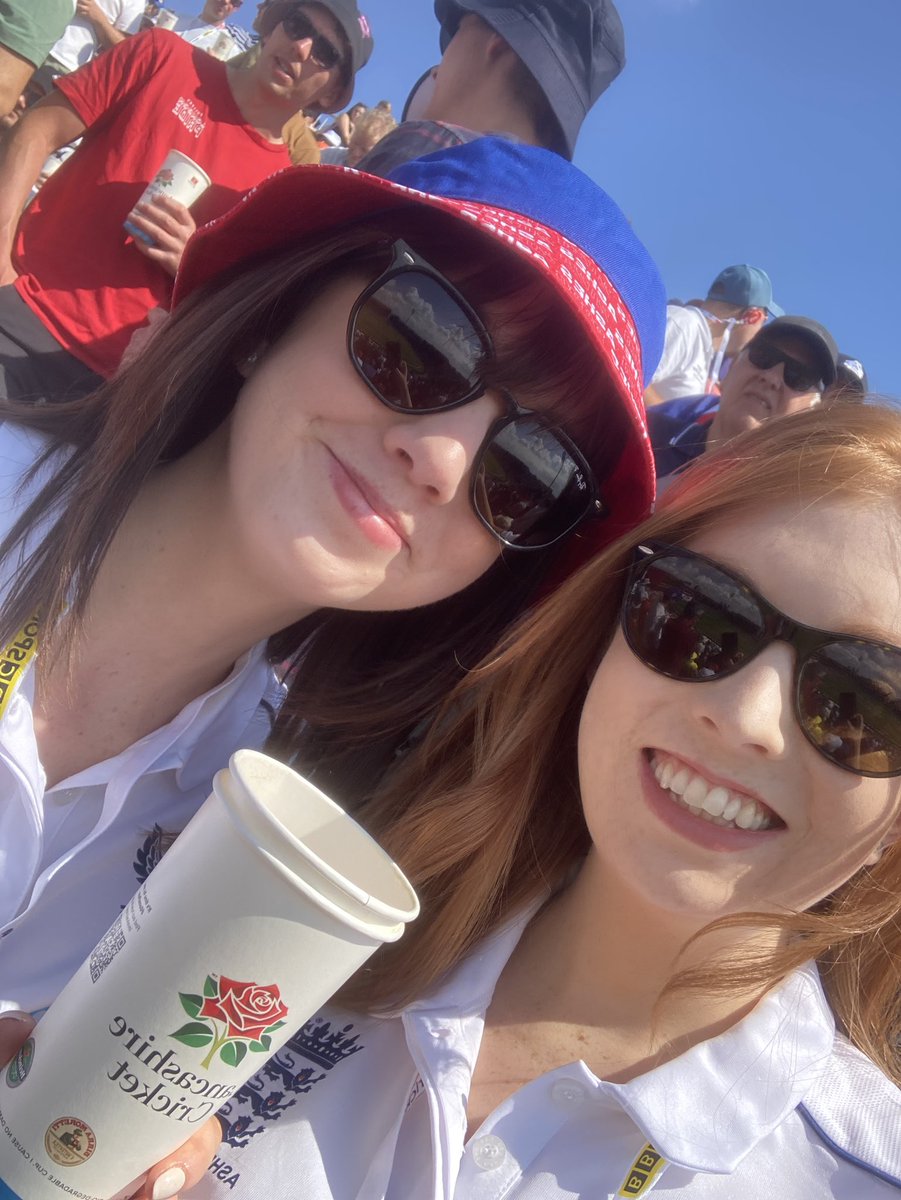 _zowils's tweet photo. Stuart Broad 149 wickets v Aus. Stand D Row 52 Seat 60  #ENGvAUS #hatpls https://t.co/YAzGcCWOV9