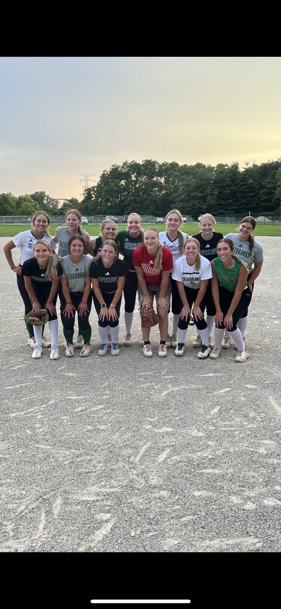 Last Practice of Summer ✅ 👀 We Got to Hangout With Our Friend ⁦<a href="/KarliSpaid/">Karli Spaid</a>⁩ 😎 Go Kill Your Senior Season My Friend $$$$$ #goredhawks ⁦<a href="/SilverHawkSball/">Silver Hawks</a>⁩