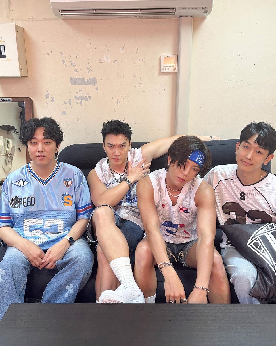 CRAFT_42_ent's tweet photo. RIGHT NOW in OSAKA
#TEAMH
#팀에이치 https://t.co/OI0qIVvewM