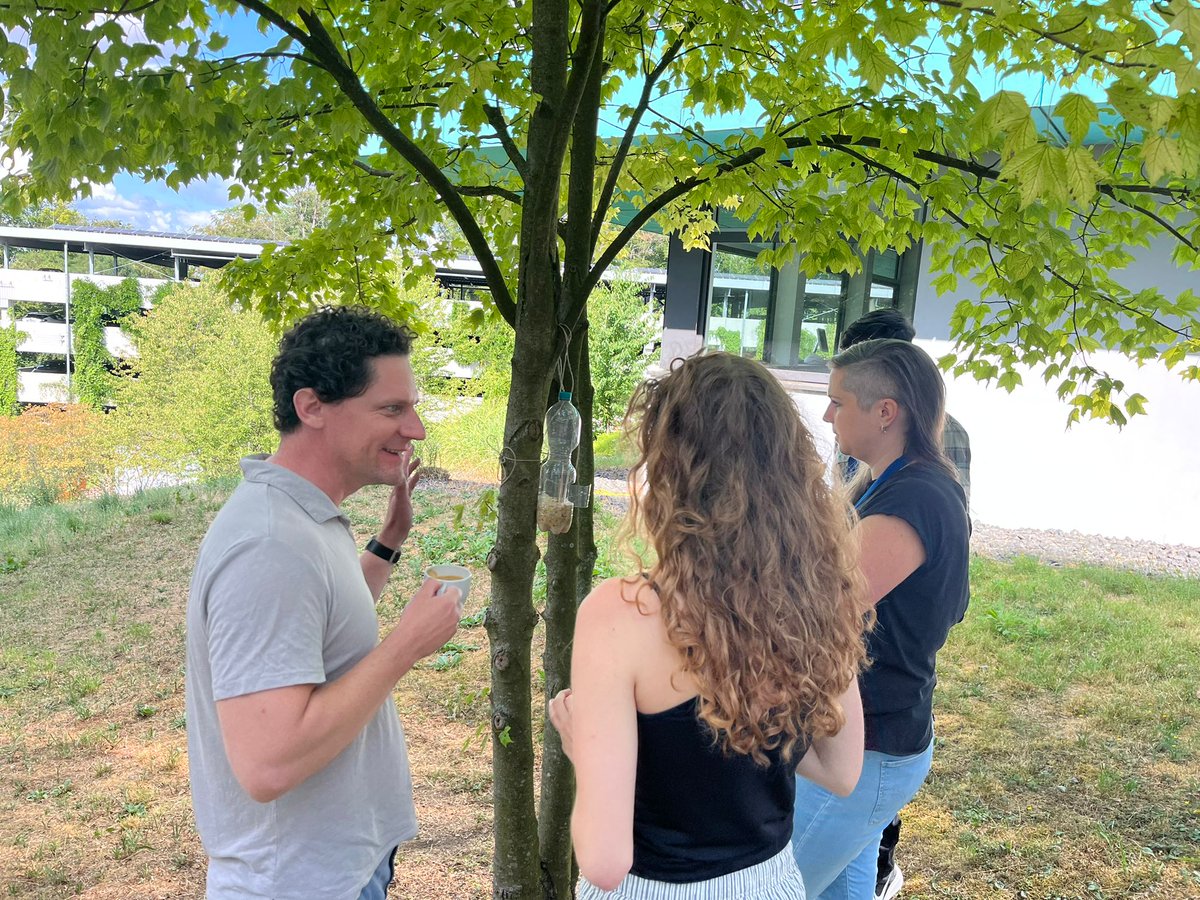 We caught #drosophila on campus for today's practicals!🪰 

We are about to start another exciting afternoon of practicals on 'Drosophila behavioural analysis' 🔬👀. Who's especially excited about this one?