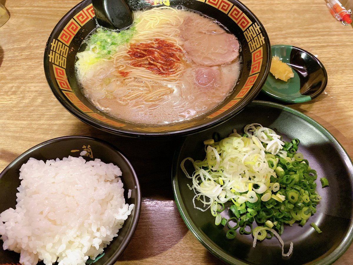 kanade_sena0510's tweet photo. 何気に初一蘭😂
美味しゅうございました。

さぁ、店休明け営業頑張っていきまっしょい！

#一蘭 #ラーメン #豚骨 #家系ラーメン
#歌舞伎町 #ホスト #グルダン #clubjam https://t.co/R2fPuDT5xo