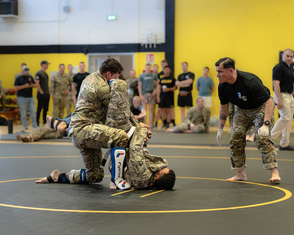 Proud to see our #SkySoldiers honoring their heritage and showcasing a competitive attitude during their combative tournament as part of Bayonet Week in Caserma Ederle, Vicenza, Italy. Our Soldiers train to win! #WinningMatters @USArmyEURAF @USArmy photos by Spc. Jose Lora