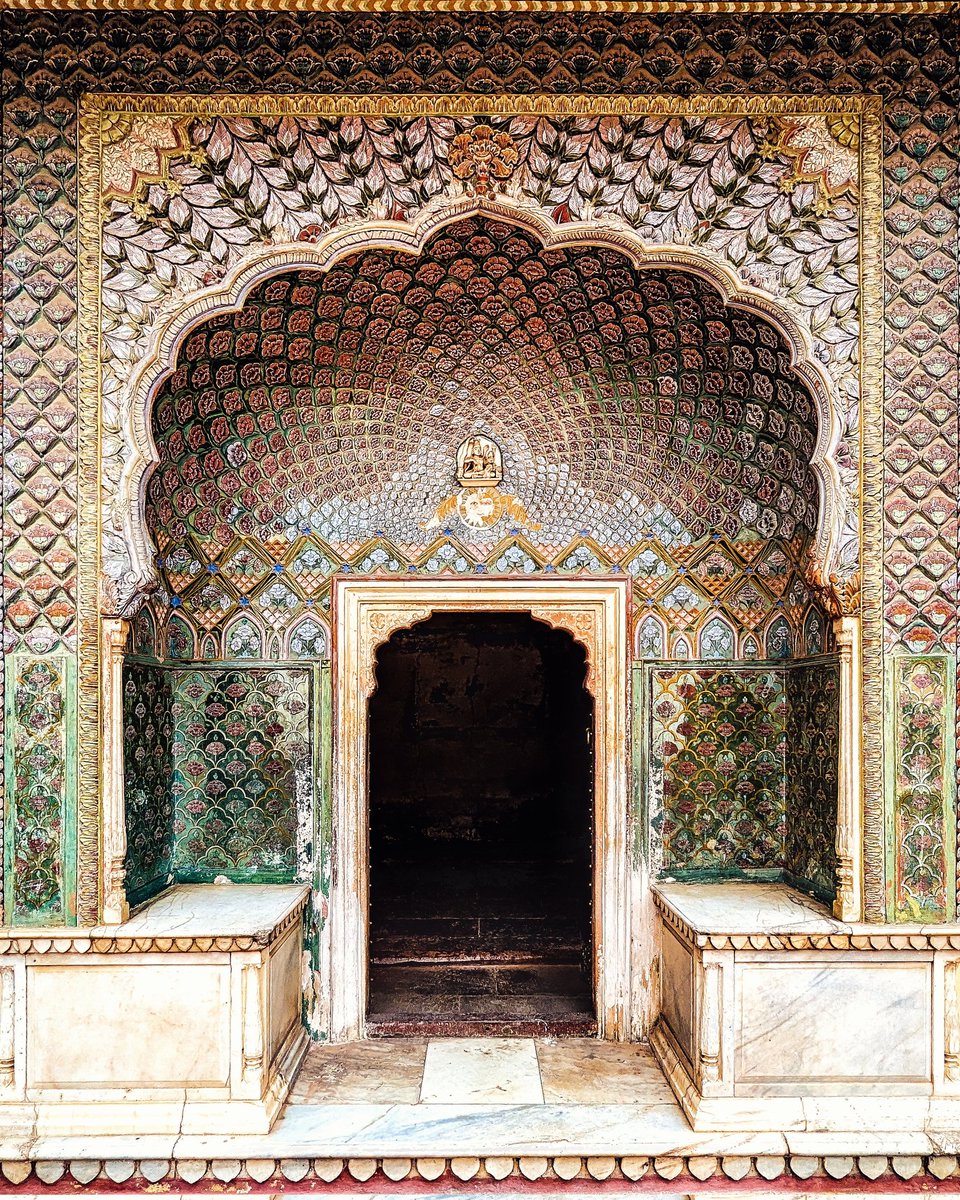sameerchatrathi's tweet photo. The Rose Gate!
This gate represents winter and is dedicated to Goddess Devi.
City Palace.
Jaipur.
05.07.23.
.
.
@madebygoogle @Google @GoogleIndia @GooglePixel_US #pixel7pro https://t.co/wVW1dLlsv2