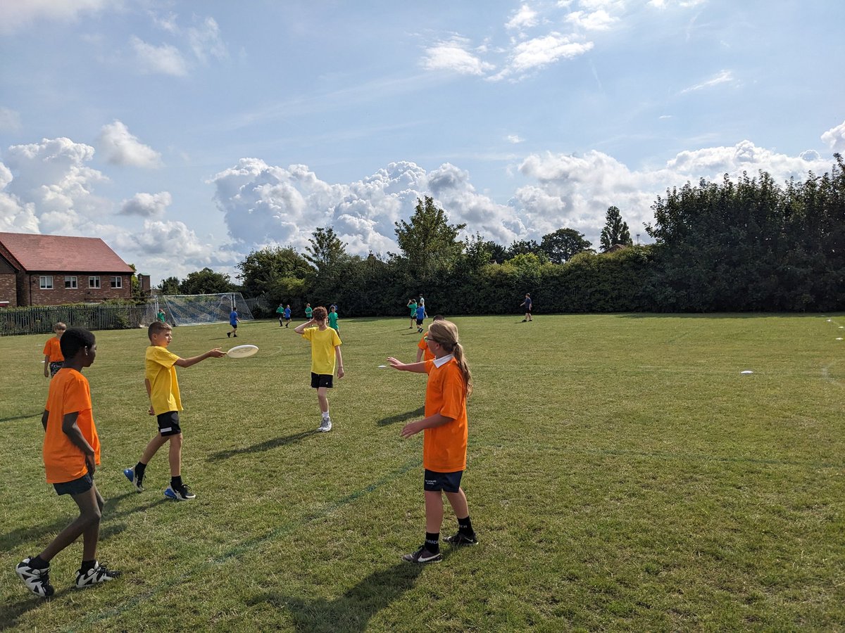 pe_thehoward's tweet photo. Festival of sport in full swing #howardpe https://t.co/rZqFerkHup